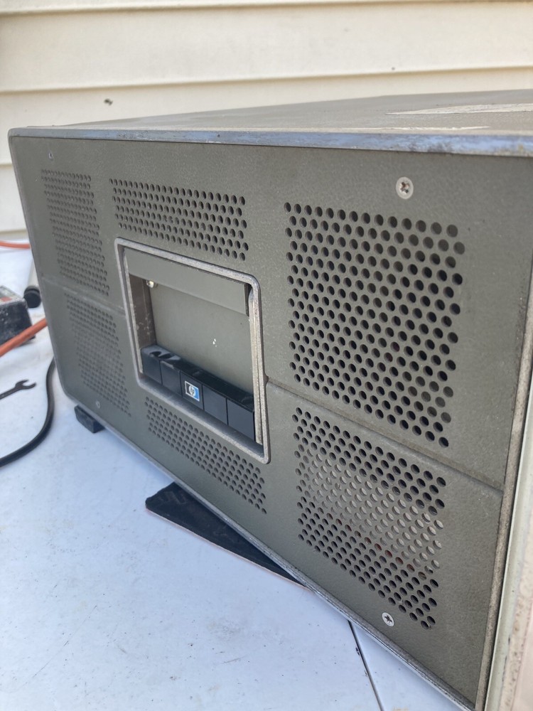 HP 140T - 8555A RF Section - 8552B IF Section. Hewlett Packard Spectrum Analyzer