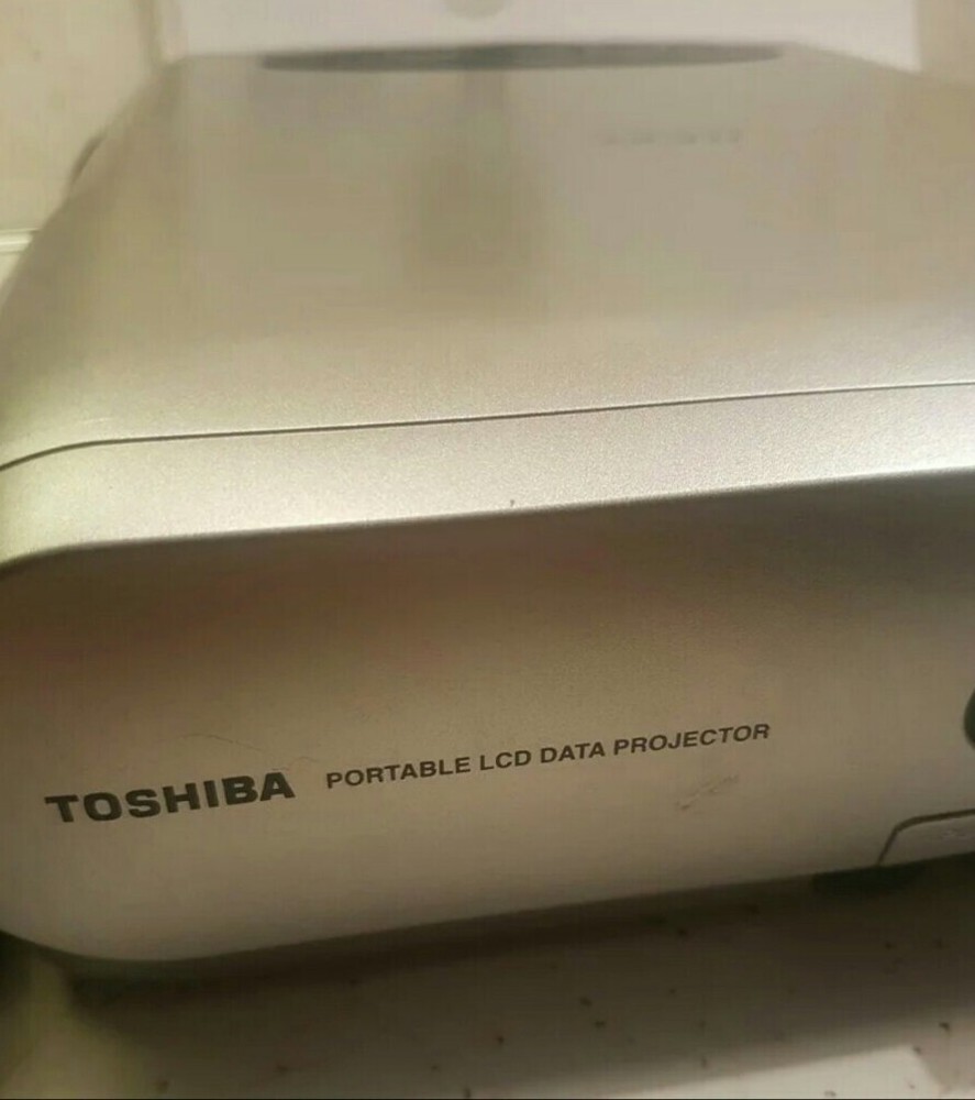 Toshiba 3LCD Data Projector TLP-B2U