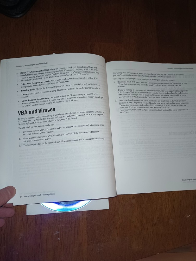 Microsoft FrontPage 2002 TRIAL Software CD & Key w/ Discovering Front Page Guide