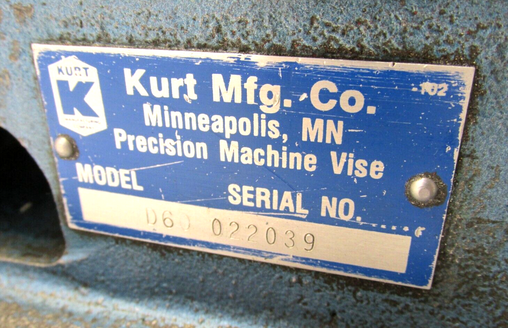 KURT ANGLOCK 6" MILLING MACHINE VISE w/ JAWS - #D60