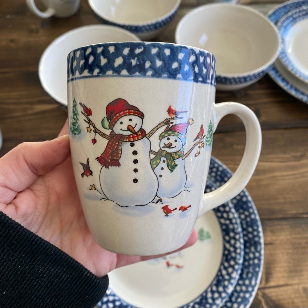 Christmas Dinnerware Set 32 Piece Serves 8