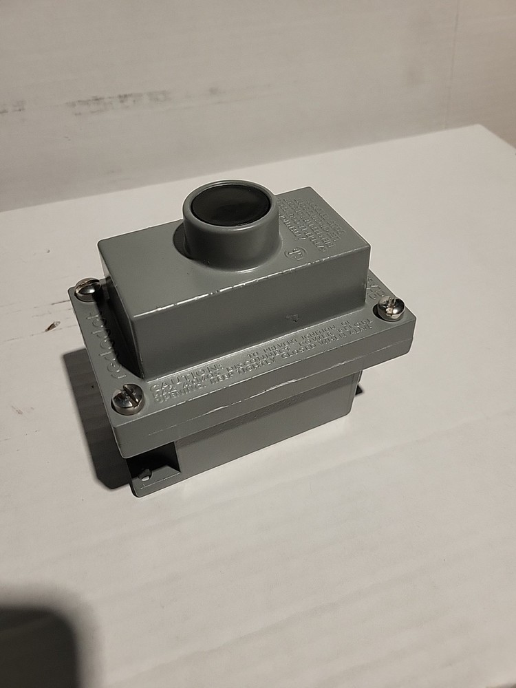 Thomas & Betts Red Dot Control Box And Cover Hannay Button HR-EXPB-2A