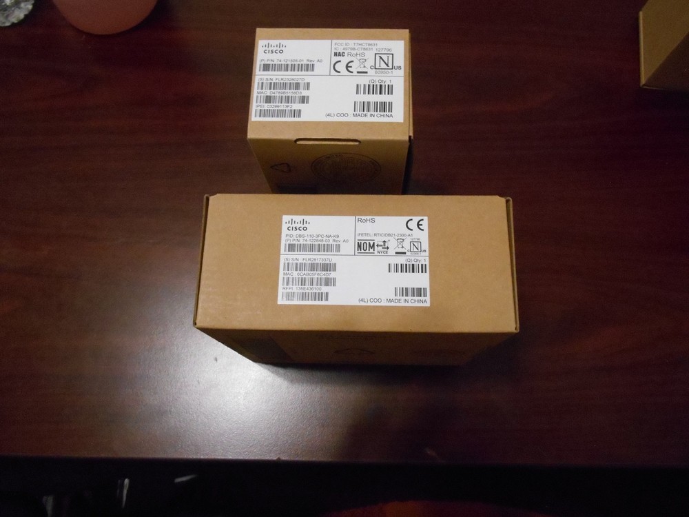 Cisco 6825 Cordless DECT Bundle CP-6825-3PC-BUN-NA Handset & Base