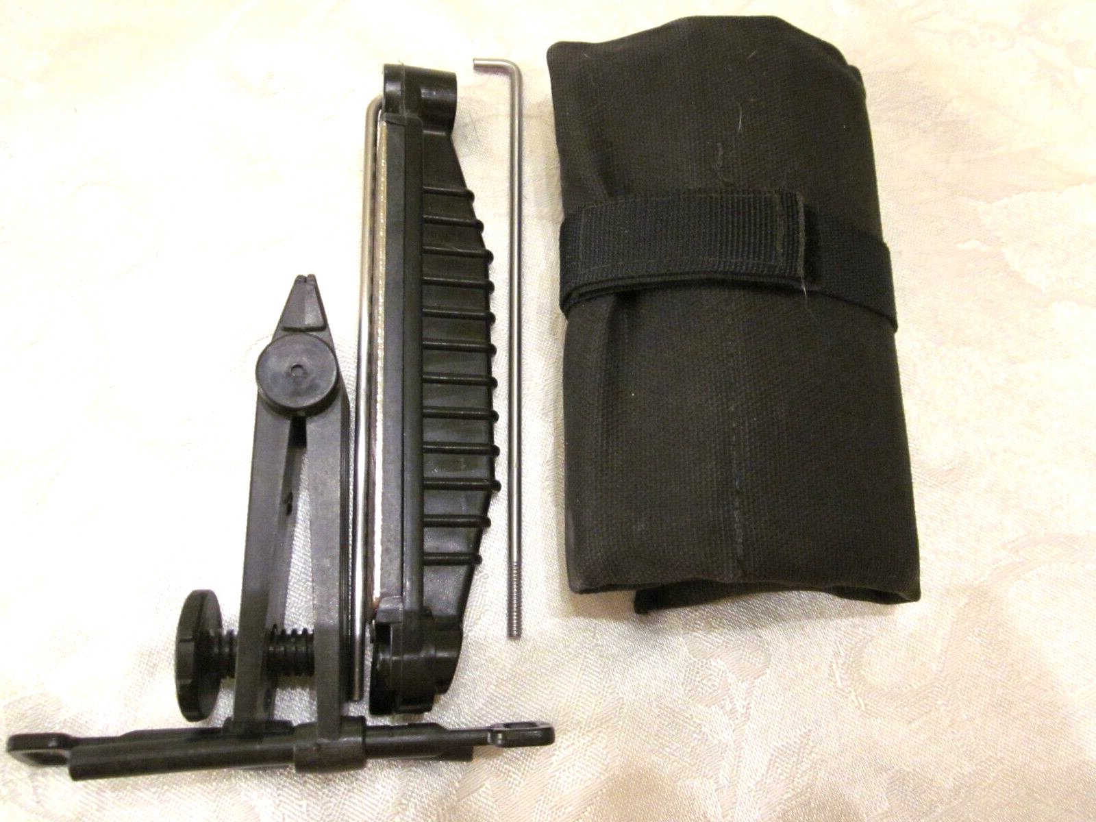 DMT Diafold Magna-Guide Sharpening System and 5 Stones