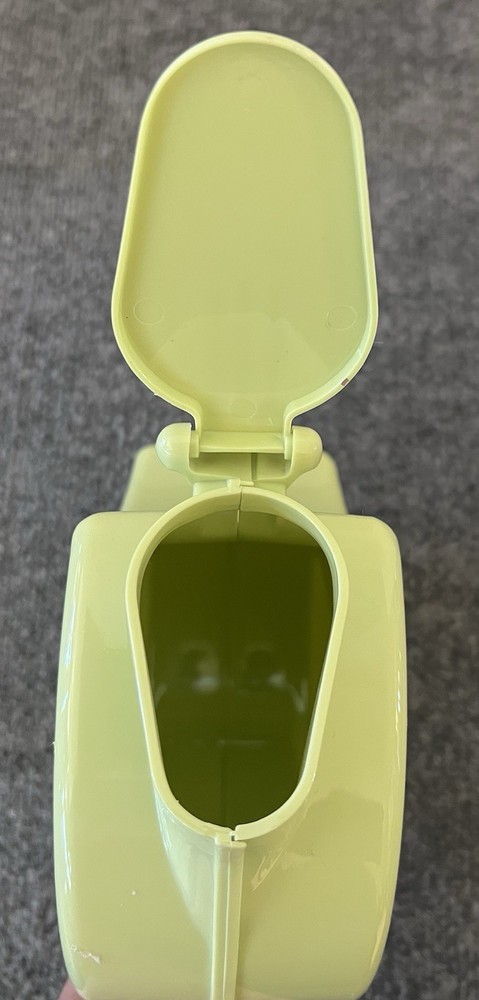 Retro Art Deco Pitcher 1.5 Quart Lime Green Plastic Kitchenware Home Decor