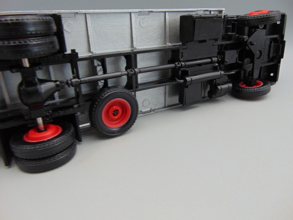 BRITAINS 9582 FLATBED TRANSPORTER - VINTAGE BOXED MODEL