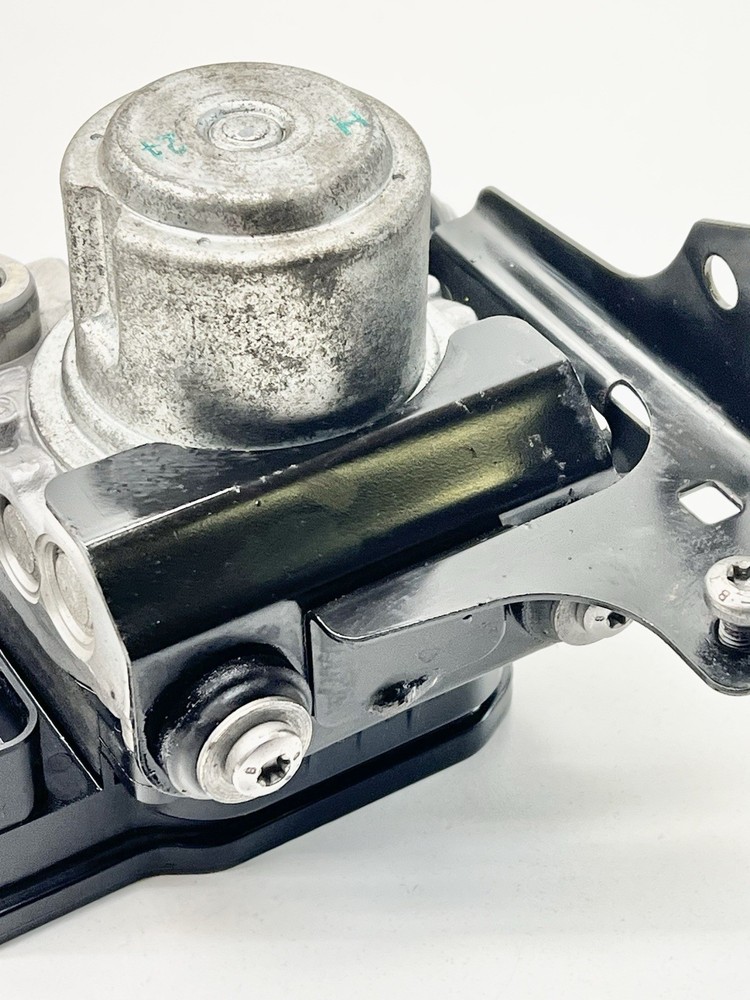 2005-2018 TRIUMPH SPRINT ST GT OEM ABS Brake Pump Modulator Module
