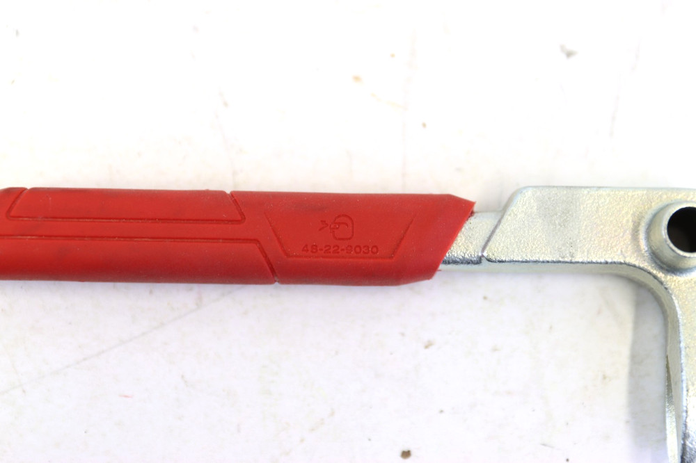 Milwaukee (48-22-9030) 9 in. Nail Puller with Dimpler