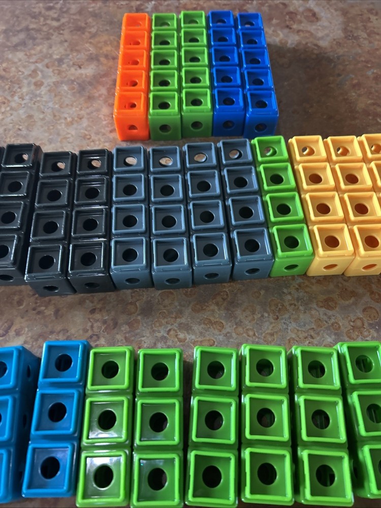 Vintage 2008 Snap Cubes 100 Pieces