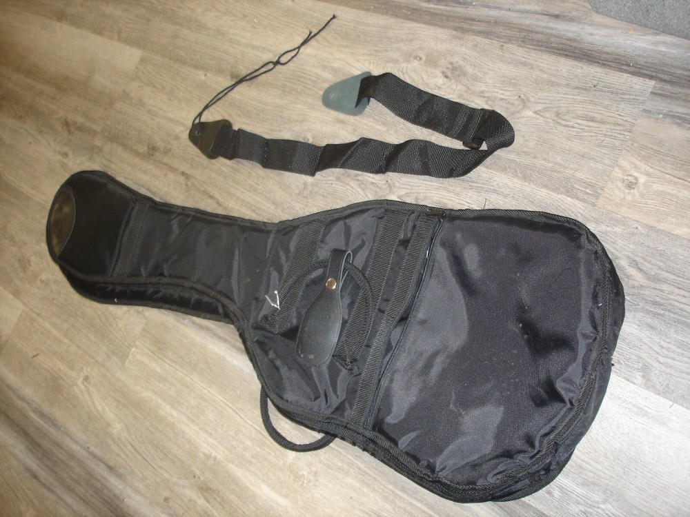 Harmony since 1892  Guitar Soft Case only used