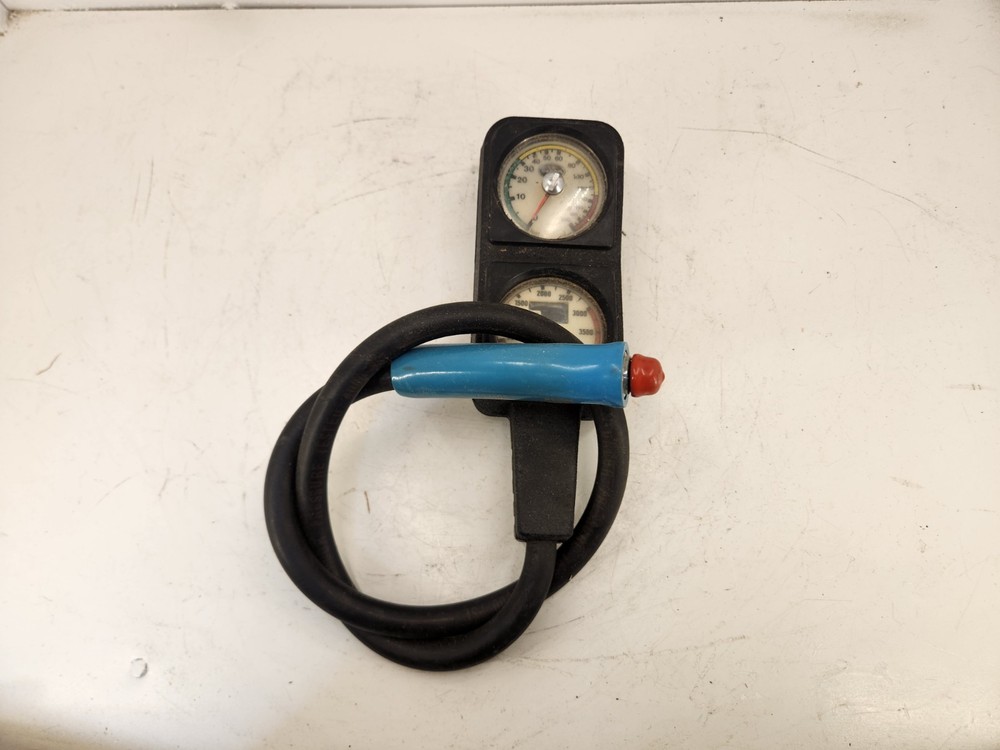 SCUBA DIVING PRE-OWNED DACOR SCUBA GUAGE UNTESTED