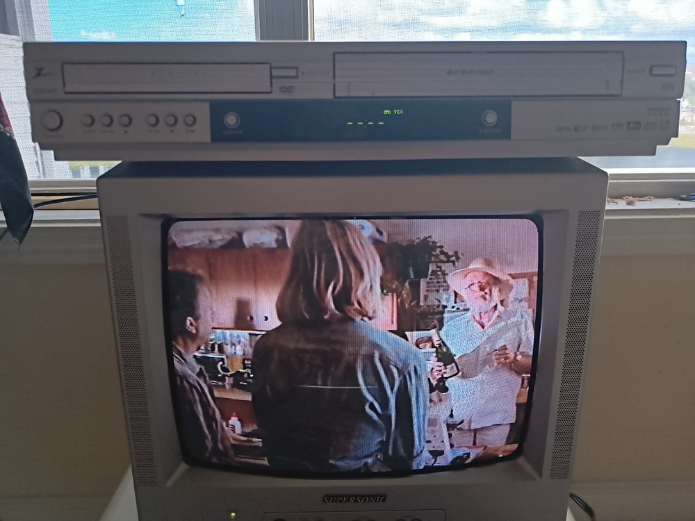 ZENITH XBV443 DVD/VCR Combo Player