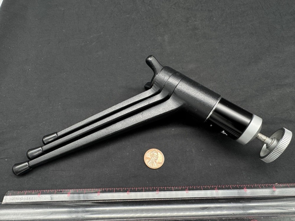 Vintage LEITZ WETZLAR CAMERA COMPACT SMALL TRIPOD W/ BALL JOINT HEAD SOCKET