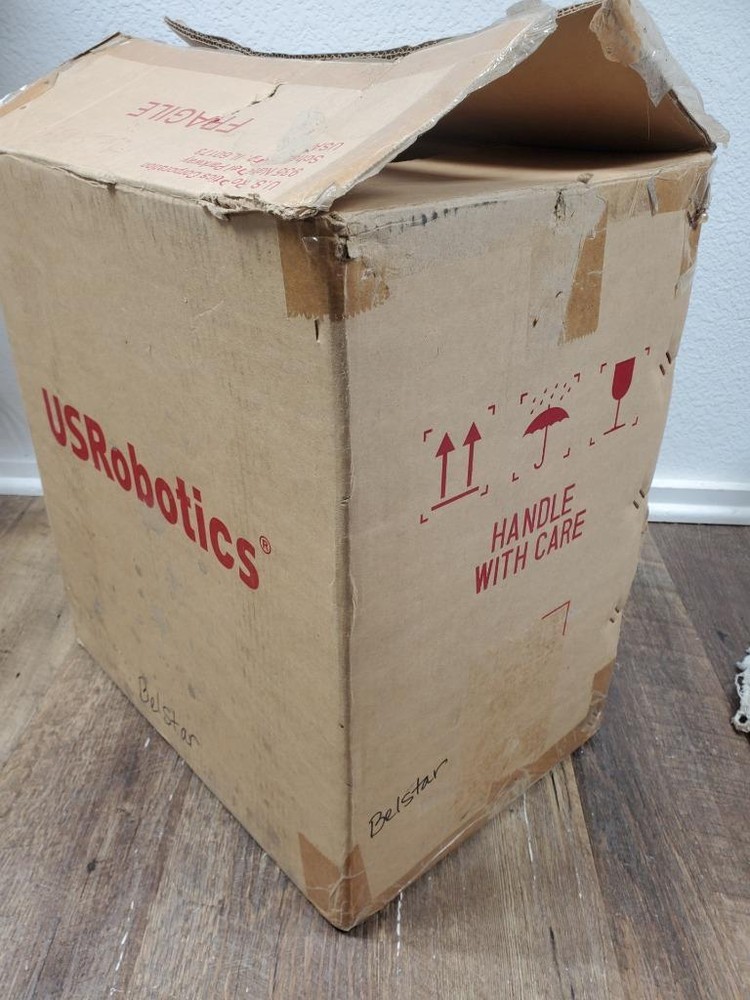 J43 ♻ USRobotics USR8700 Serial ATA 4-Drive NAS ♻