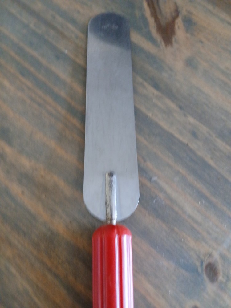 Vintage Cake Spatula Bullet Ribbed~Red Bakelite(?).