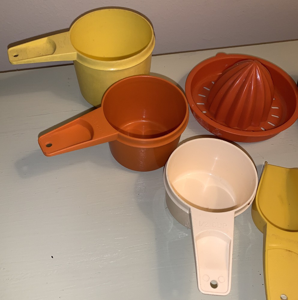 VTG Tupperware Accessories & Kitchen Tools Egg Mate Juicer Scoop Measuring Cups