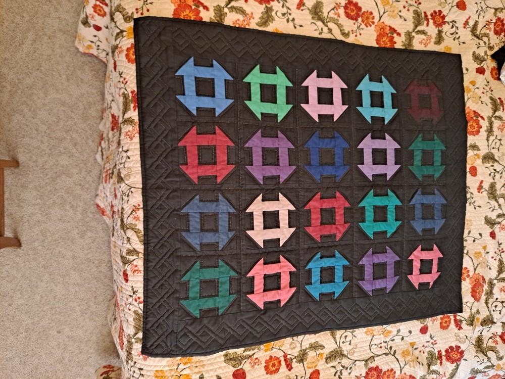 Amish Churn Dash/Bow Tie Wall Hanging Quilt