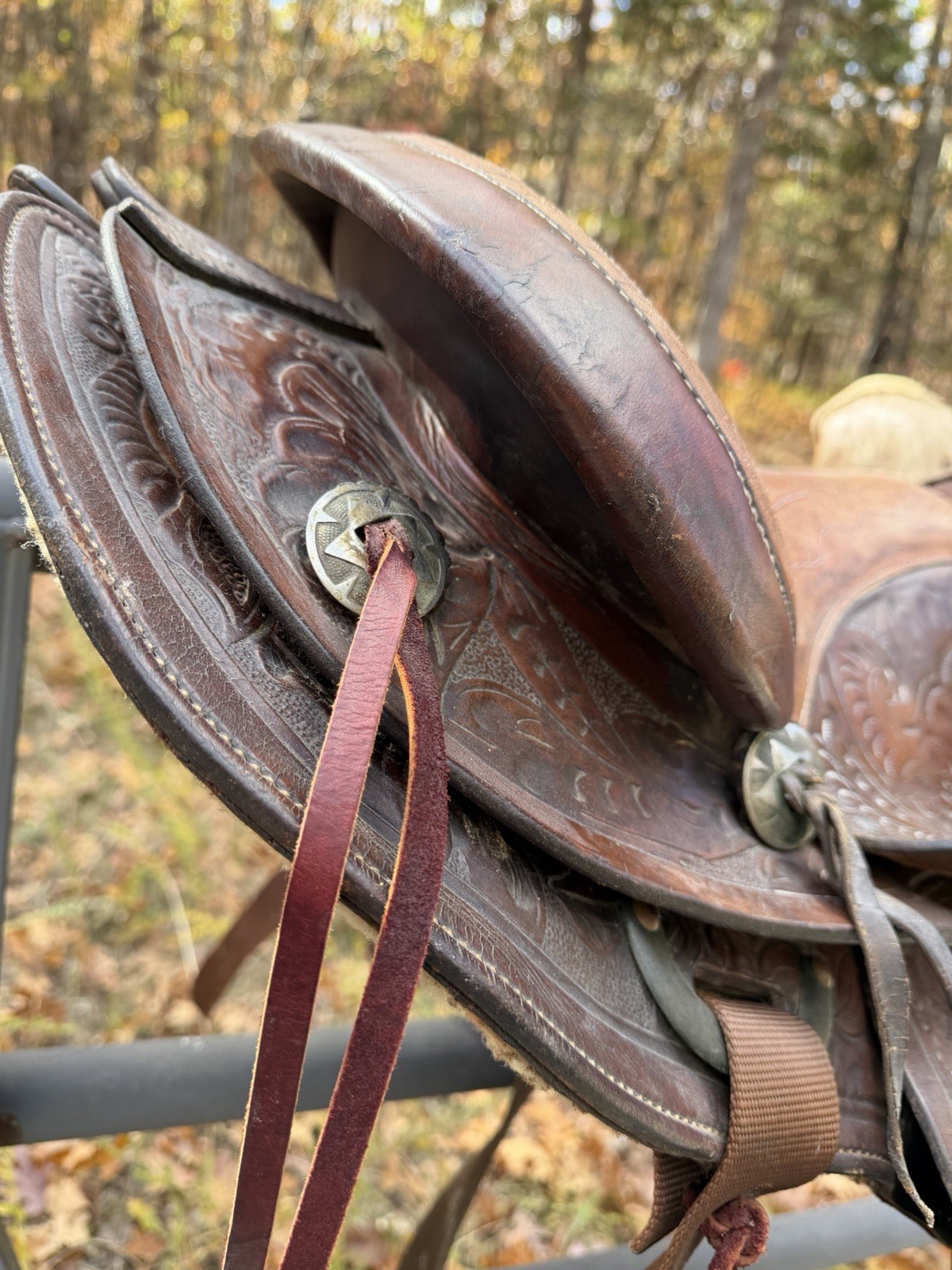 Western Saddle Décor – Rustic Cabin Display – Tooled Leather 15” VERY NICE DECOR