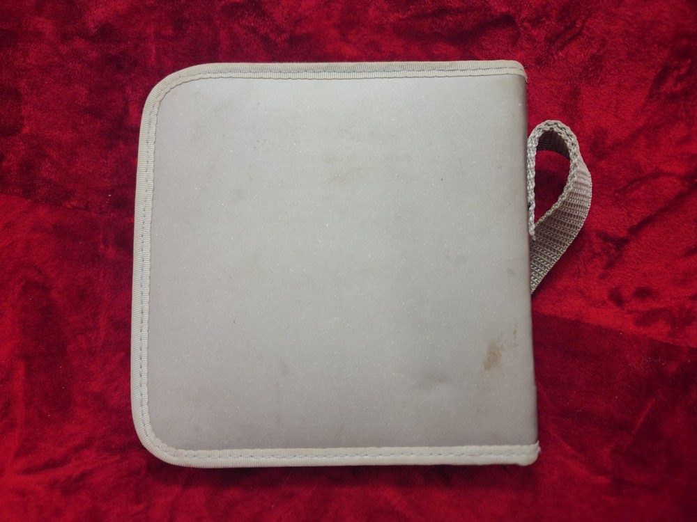 Funcoland CD Case Silver DVD Game Wallet