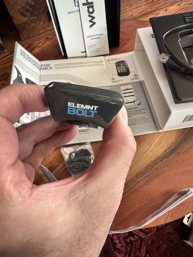 Wahoo ELEMNT Bolt V1 GPS Bike Computer