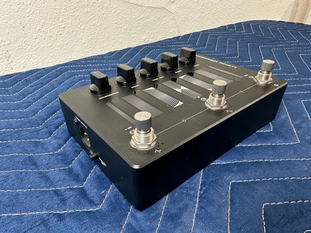 Darkglass Microtubes Infinity Distortion Compressor Bass Effect Pedal