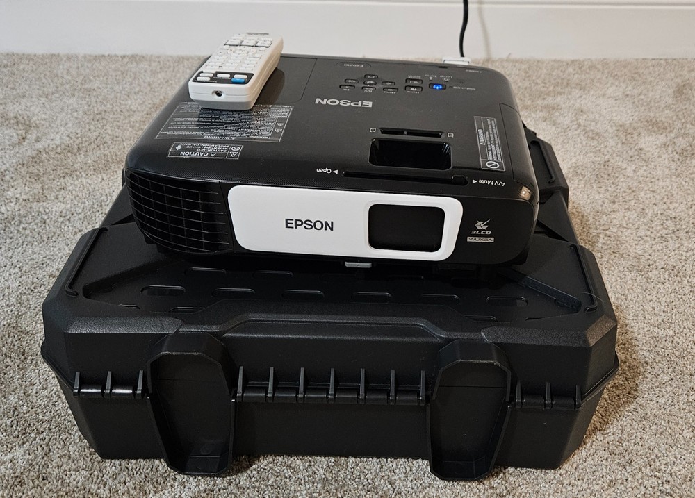 Epson EX9210 1080p 3LCD Projector + Wireless Adapter + Extra Lamp – Tested