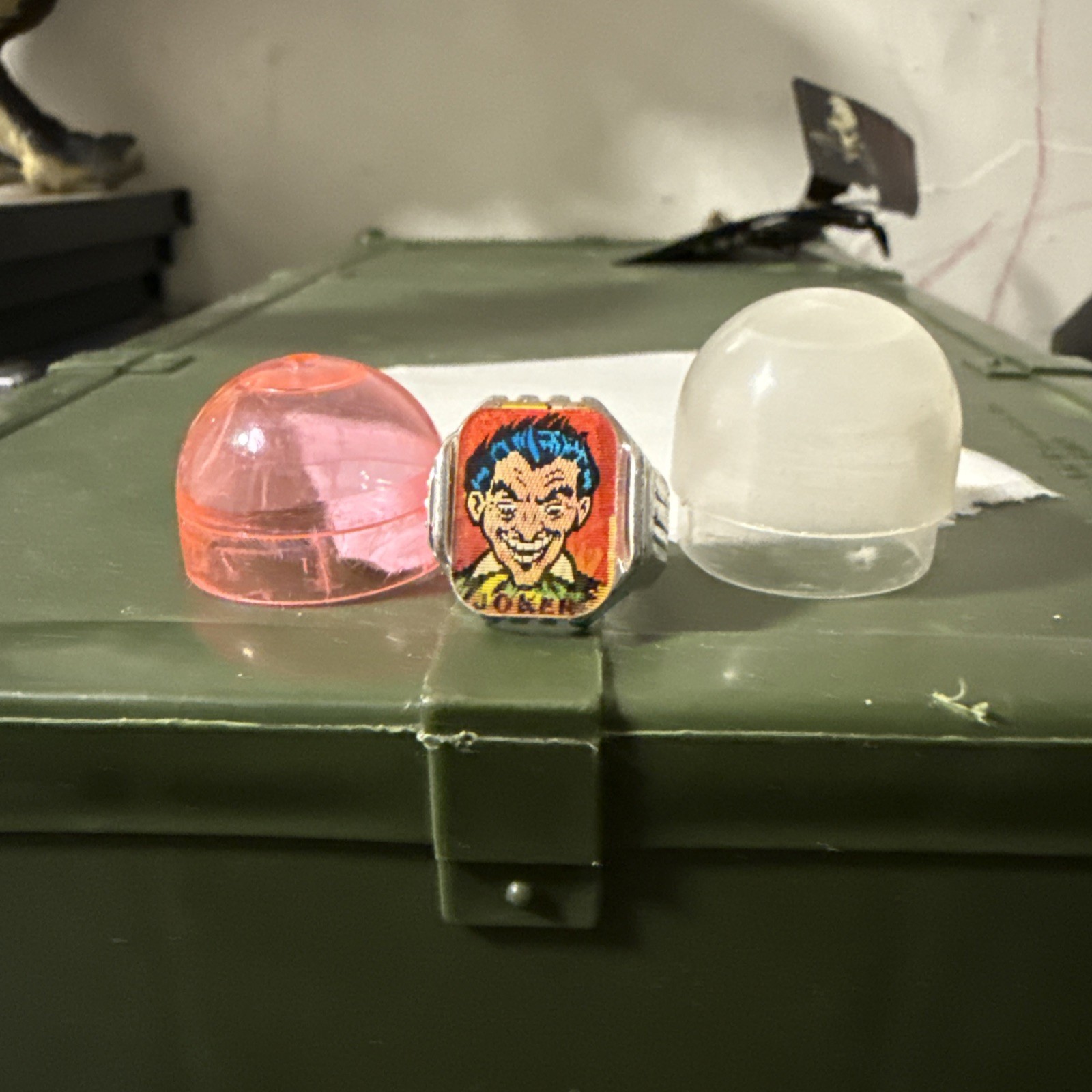 VTG 1960s Vari-Vue Joker Flicker Ring Batman K.G. Inc. N.Y. With OG Gumball Case