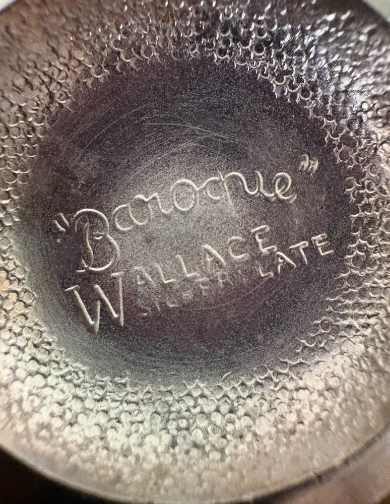 Wallace Silversmiths Silverplate Baroque Salt & Pepper Shakers