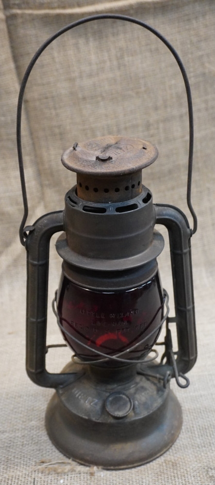 Dietz Little Wizard Lantern Red Globe