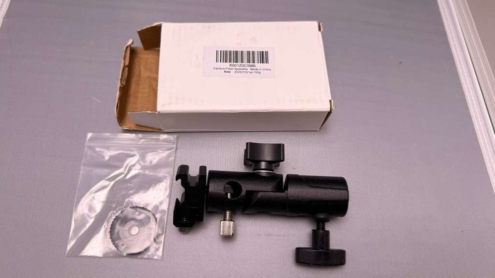 Universal Flash Speedlite Bracket Type E - Cold Shoe Mount with Umbrella Socket