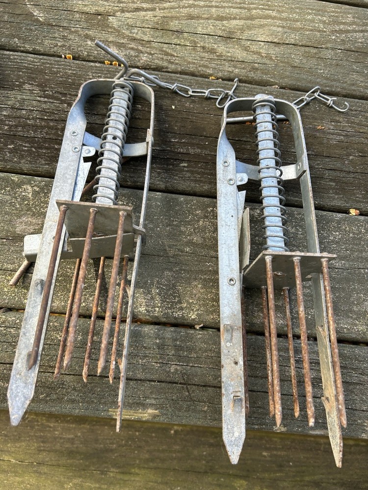 Victor Plunger Mole Traps