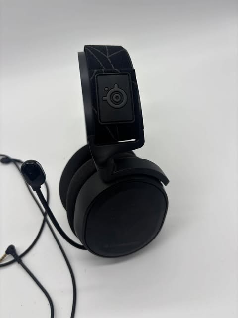 Steelseries Arctis Gaming Headset Black Noise-Cancelling Lightweight- Untested