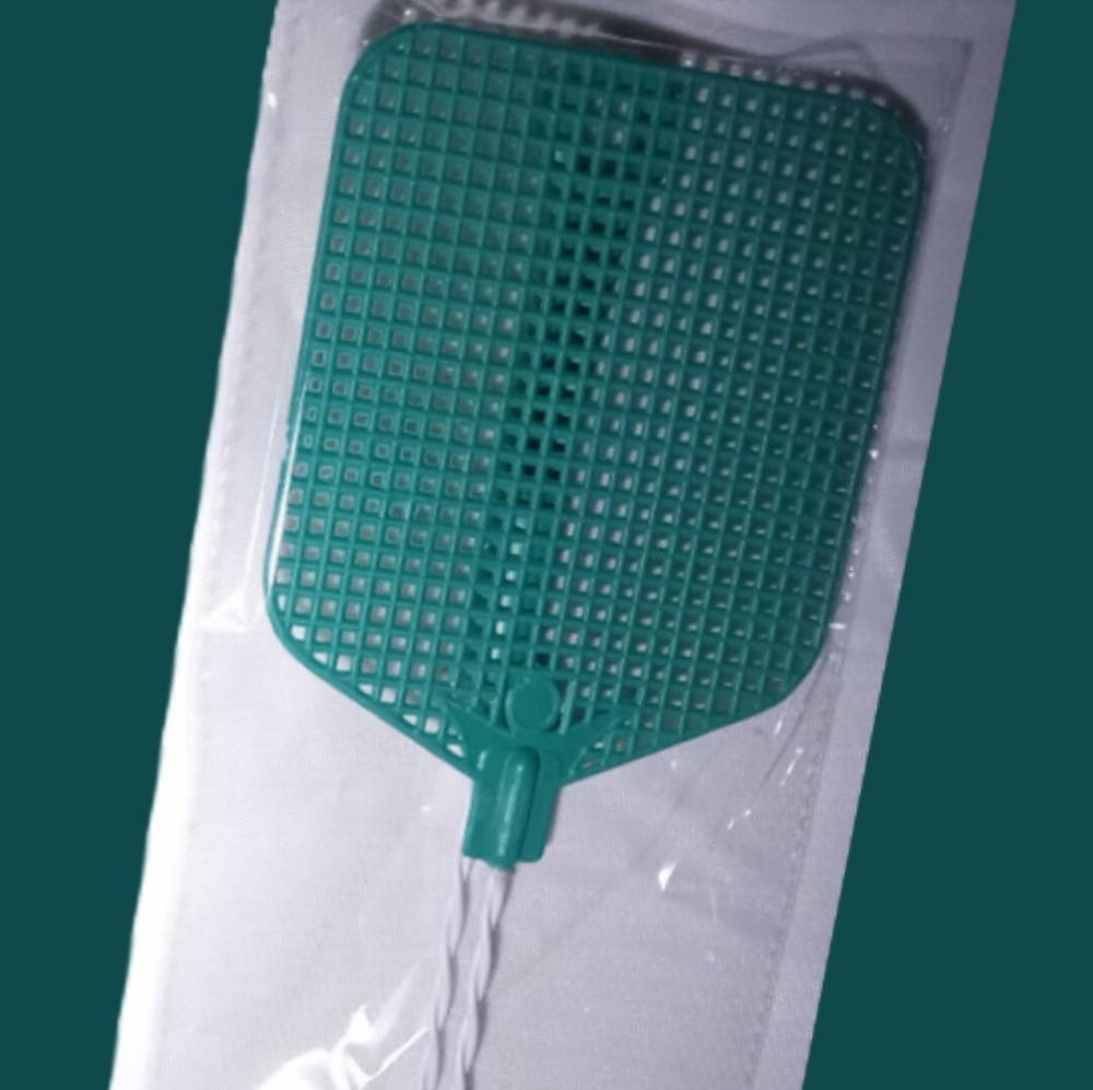 Fly Swatter with Wire Handles & Plastic Grip, 4 Colors, (2 Pack)