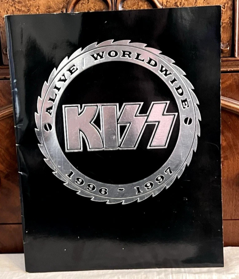 KISS ALIVE WORLDWIDE 1996/1997 WORLD TOUR Souvenir Program RARE ACE FREHLEY !!