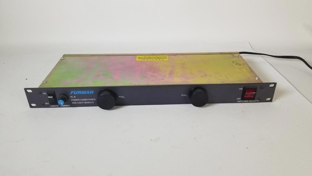 Furman PL-8 8-Outlet Power Conditioner & Light Module