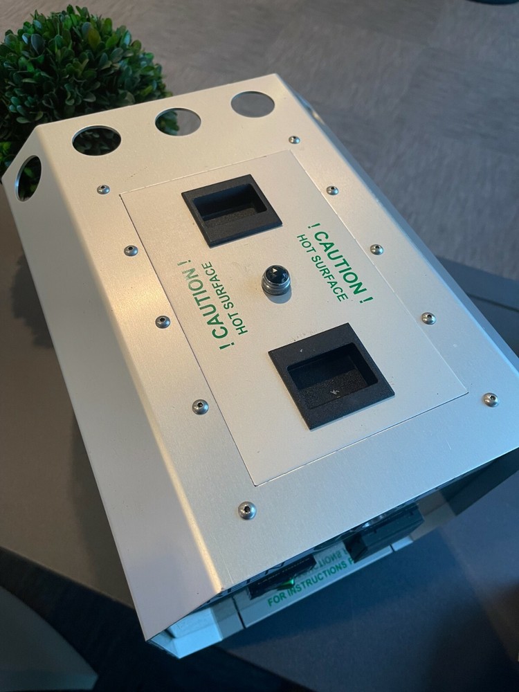 American Ultraviolet GREEN SPOT UV Curing System High Intensity Source