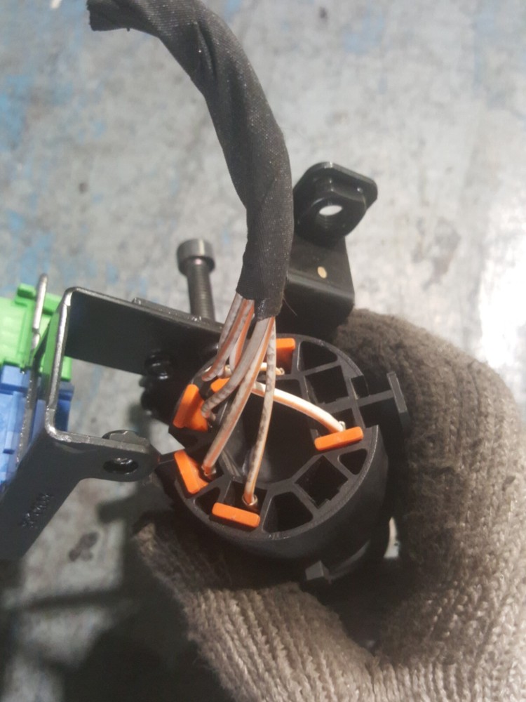 VOLVO IGNITION SWITCH 21203310