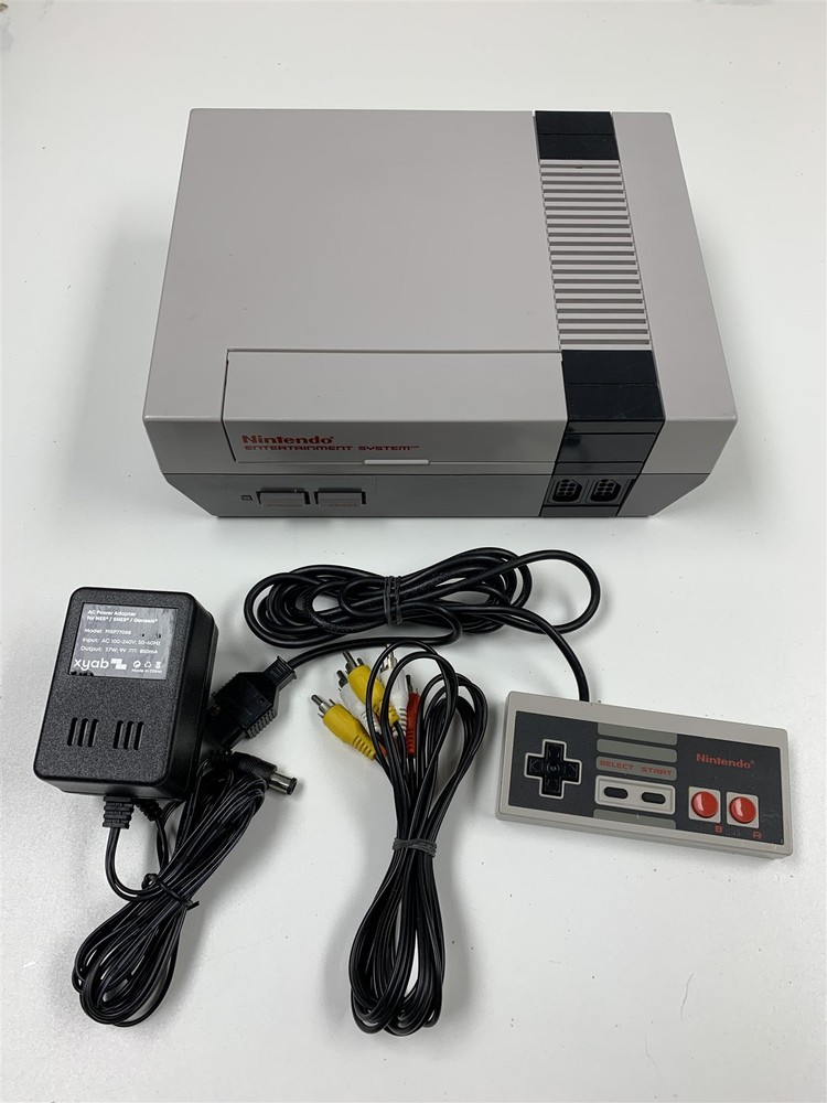 Nintendo NES Console Bundle Excellent Refurbished OEM Controller
