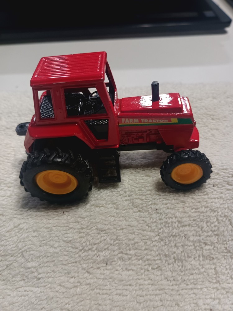1/32 Motorized Pull and Go Red Farm Tractor
