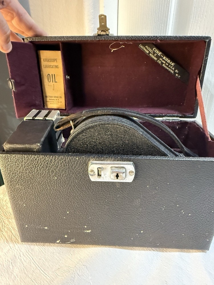 Cine-Kodak Model E Camera w/ Case, Splicer & Oil – Untested, Broken Latch