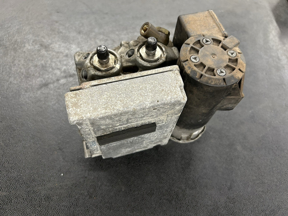 1999 BMW R1100RT ABS control module pump assembly Good condition!