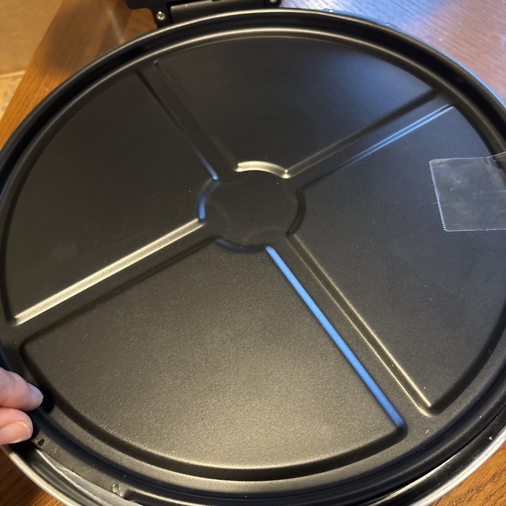 Hamilton Beach Enclosed Pizza Oven Maker, Model# 31700 With Insert