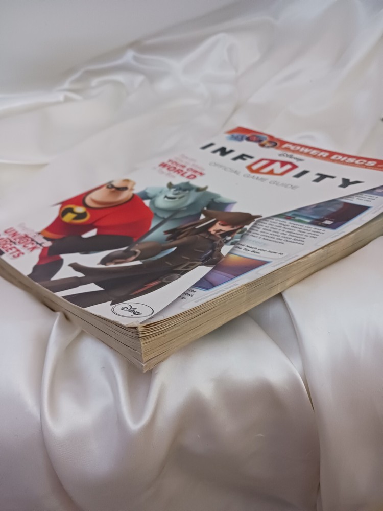 DISNEY INFINITY OFFICIAL GAME GUIDE