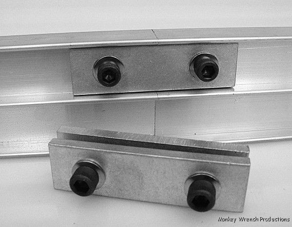 Light Source M140 Track Splice, Black