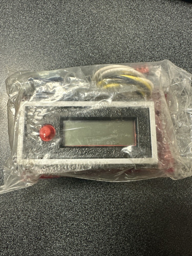 RED LION MODEL CUB2L800 8 DIGIT MINI COUNTER