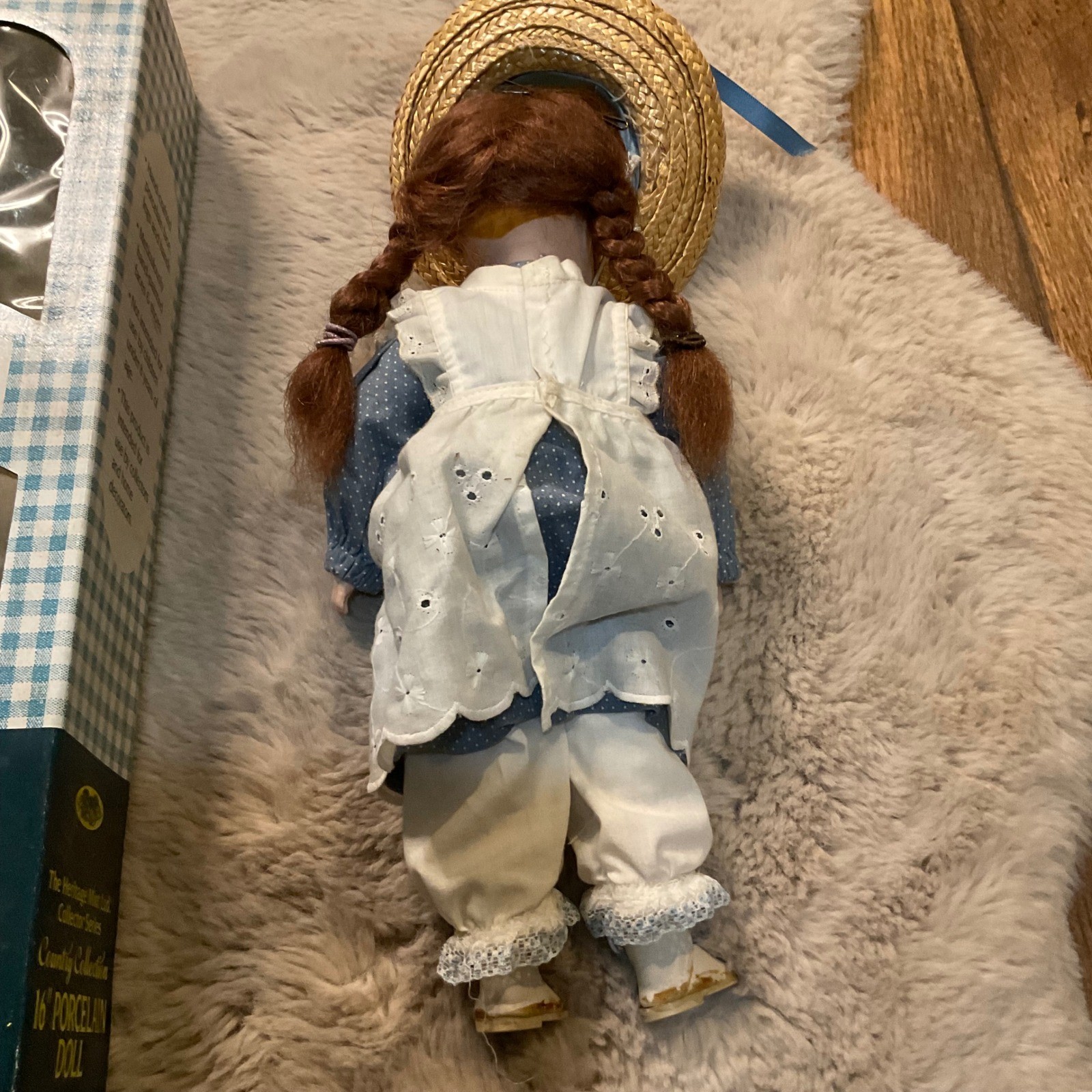 Country Collection 16" Pocelain Doll Kelsey D-60 Heritage Mint 1989