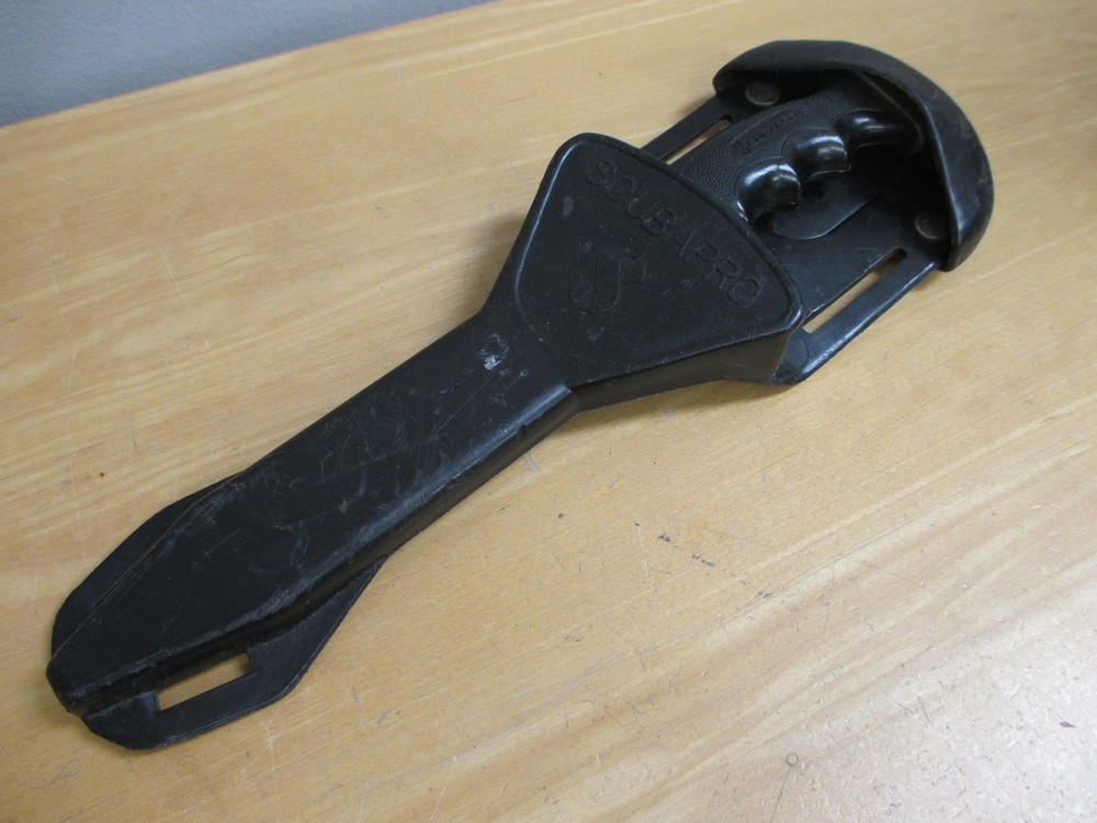 Scuba Pro 7” Blade Dive Knife & Plastic Scabbard
