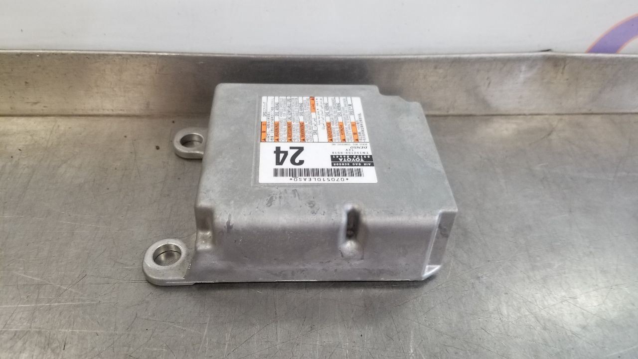 18-19 TOYOTA CAMRY OEM BAG SRS RESTRAINT CONTROL MODULE 8917006641