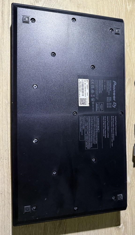 Pioneer DDJ-200 Smart DJ Controller W/ Cable