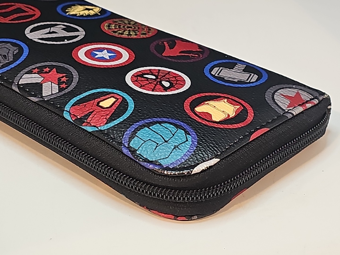 Loungefly Marvel Avengers Infinity War Icons Clutch Zip Around Wallet RARE 2018
